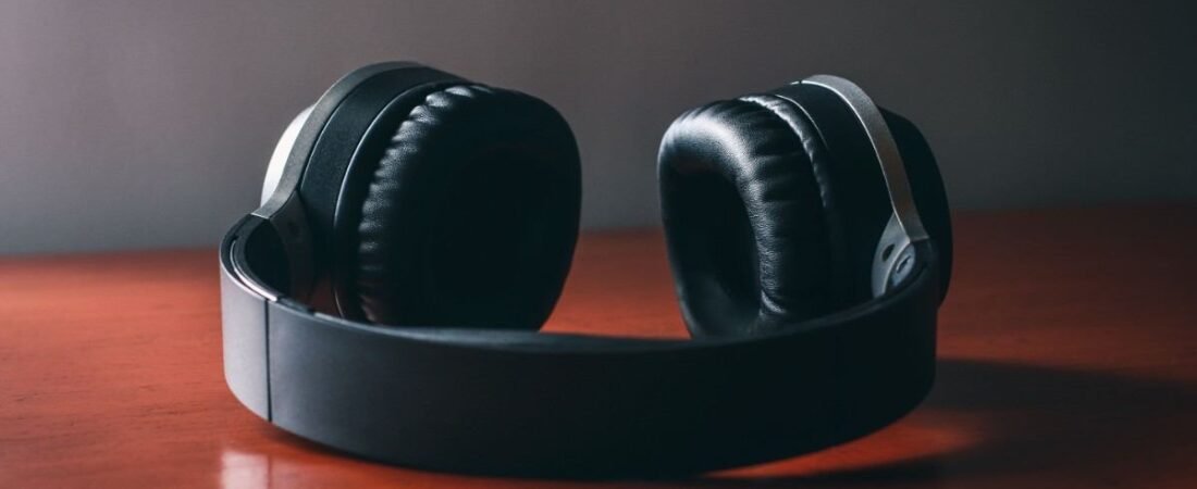 Best Headphones Guide: Types, Features & Buyer’s Tips (2026)